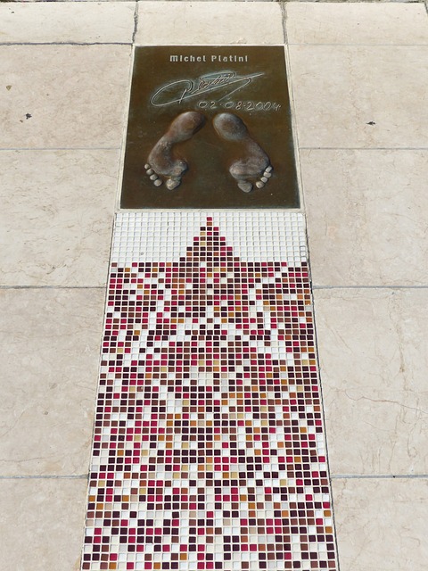 重庆女子半马最后时刻领先者最后1秒因提前庆祝被反超！.