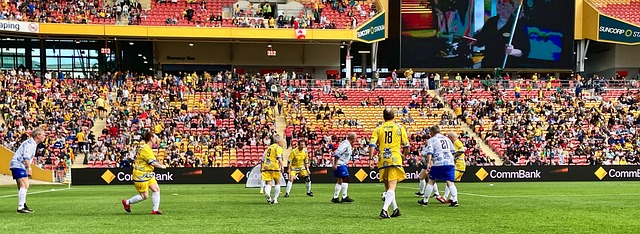 维金斯签约勇士8600万美元，与热火翻脸后决定离队，库里表示欢迎回归.